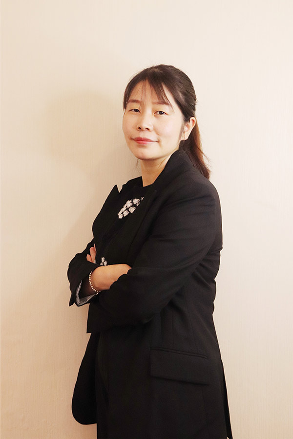 平利吕瑶 本科学历,毕业于陕西师范大学